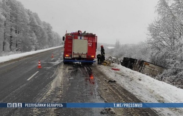 Страшное ДТП в Беларуси: водитель не справилась с управлением и выехала на встречку Страшное ДТП в Беларуси: водитель не справилась с управлением и выехала на встречку
