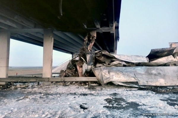 В Кобринском районе на М1 ремонтируют поврежденный мост, движение на этом участке изменено