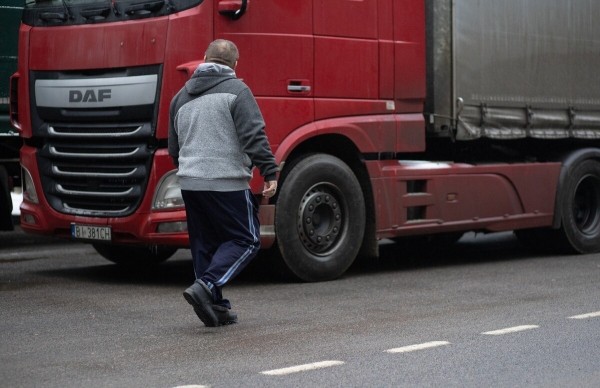 &laquo;Стою с осени&raquo;. Водители о ситуации на границе