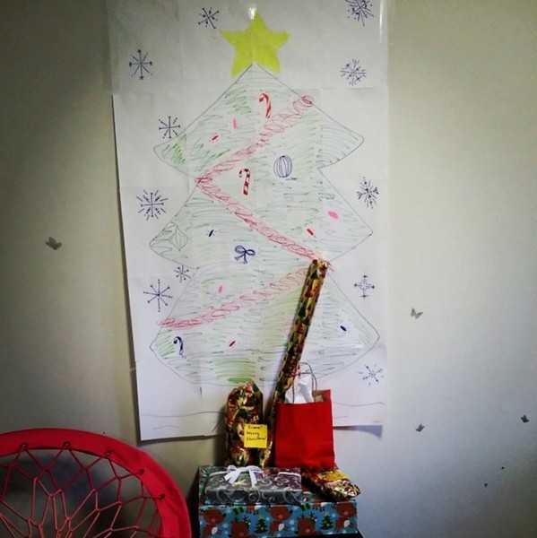 «И так сойдет!» 20 безумных елок, которые появились благодаря лени-матушке