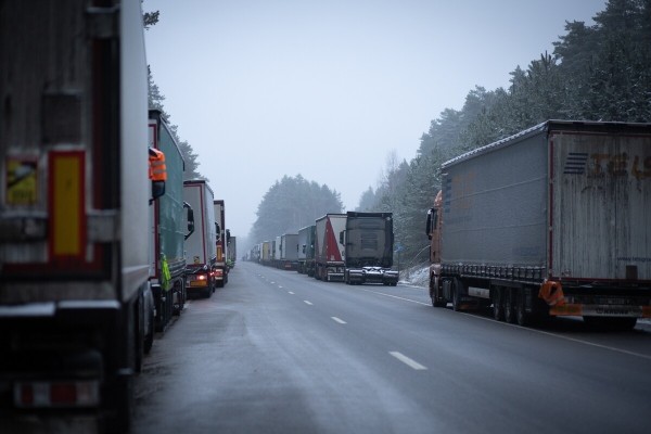 &laquo;Стою с осени&raquo;. Водители о ситуации на границе