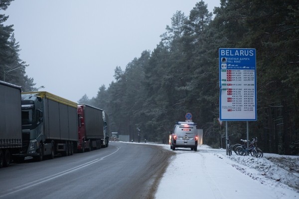 &laquo;Стою с осени&raquo;. Водители о ситуации на границе