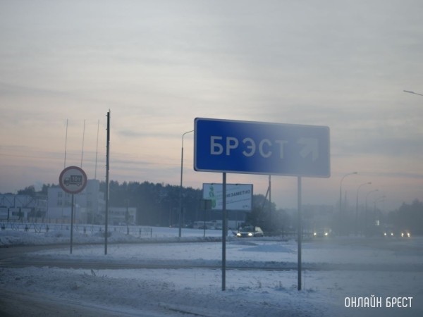 Неработающие замки и мутные фары. За что автолюбители могут получить штраф в зимний период