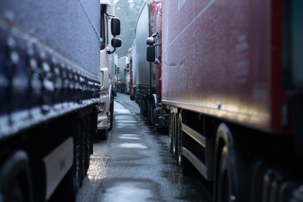 &laquo;Стою с осени&raquo;. Водители о ситуации на границе