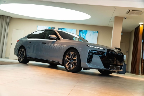 В Беларусь приехал первый для страны BMW i7