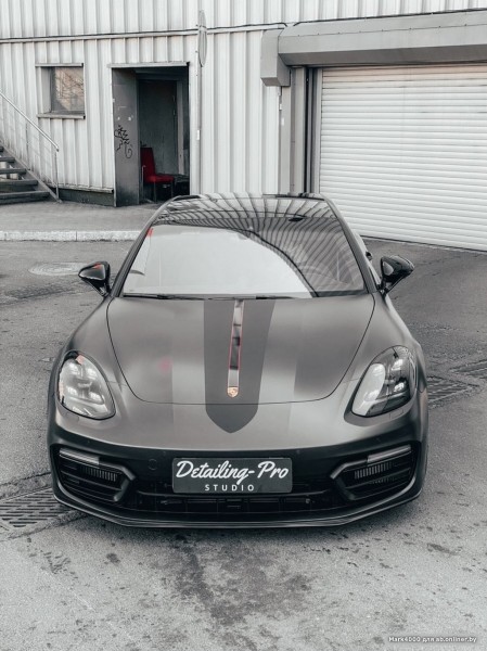 Как думаете, сколько стоит этот Porsche Panamera Turbo 2018 года выпуска?