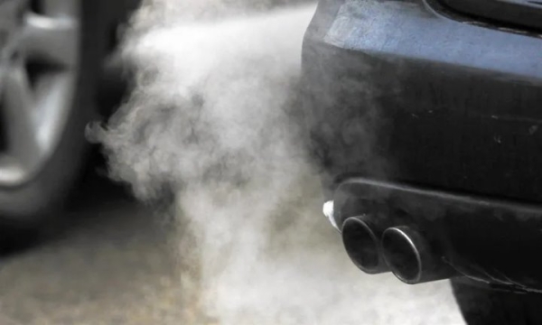 ЕС запрещает продажу бензиновых и дизельных автомобилей с 2035 года ЕС запрещает продажу бензиновых и дизельных автомобилей с 2035 года