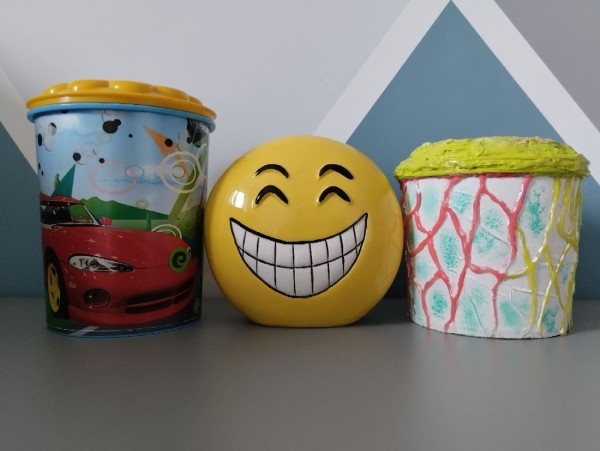 «Оценка может стоить 3 рубля». С какого возраста и сколько денег давать ребенку — опыт родителей и советы психолога «Оценка может стоить 3 рубля». С какого возраста и сколько денег давать ребенку — опыт родителей и советы психолога