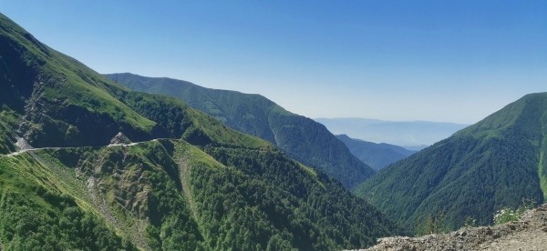 «Вдоль дороги — венки и памятники». Белорус в одиночку отправился в горы Грузии, где даже страховка не действует «Вдоль дороги — венки и памятники». Белорус в одиночку отправился в горы Грузии, где даже страховка не действует