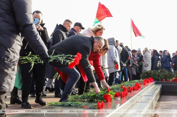 Митингом и автопробегом отметили в Бресте День защитников Отечества