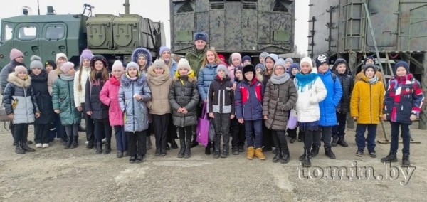 Брестские ракетчики приняли в пионеры школьников и провели урок мужества Брестские ракетчики приняли в пионеры школьников и провели урок мужества