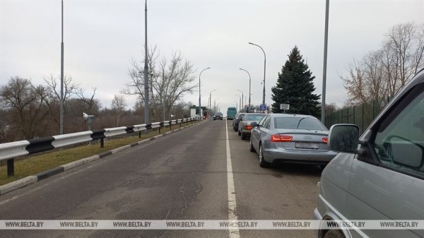 Проходить границу все тяжелее. Что сейчас происходит в ПП &laquo;Брест&raquo;