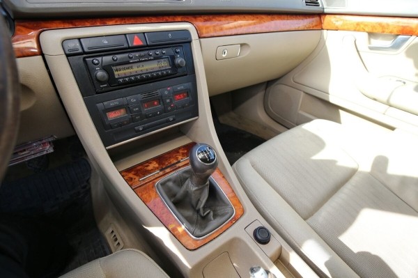 «Когда-то заплатил за машину 8 100 евро, а ей и сносу нет!». Белорус решился показать «живую» Audi A4 (B6) 1.9 TDI