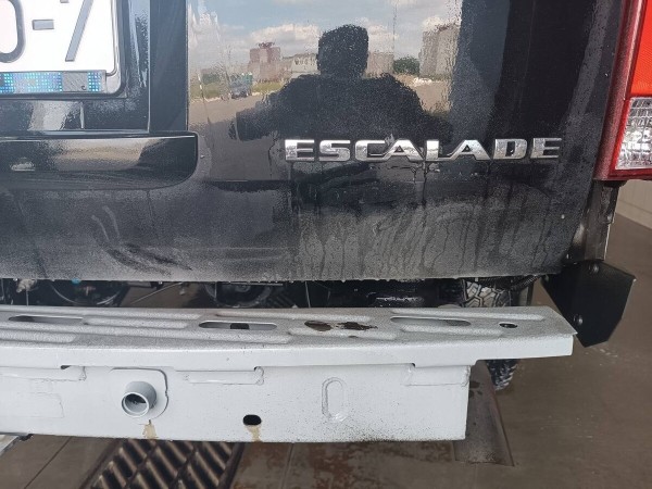 &laquo;Все гофры с проводкой посечены песком!&raquo;. Белорусу так отпескоструили Cadillac, что у машины отказала электроника и кузов начал ржаветь