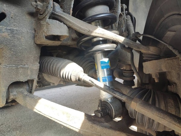 &laquo;Все гофры с проводкой посечены песком!&raquo;. Белорусу так отпескоструили Cadillac, что у машины отказала электроника и кузов начал ржаветь