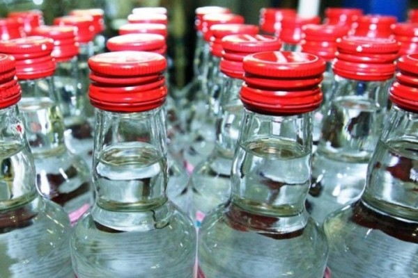 В Польше белорус и грузин не могли решить, кому идти за водкой В Польше белорус и грузин не могли решить, кому идти за водкой