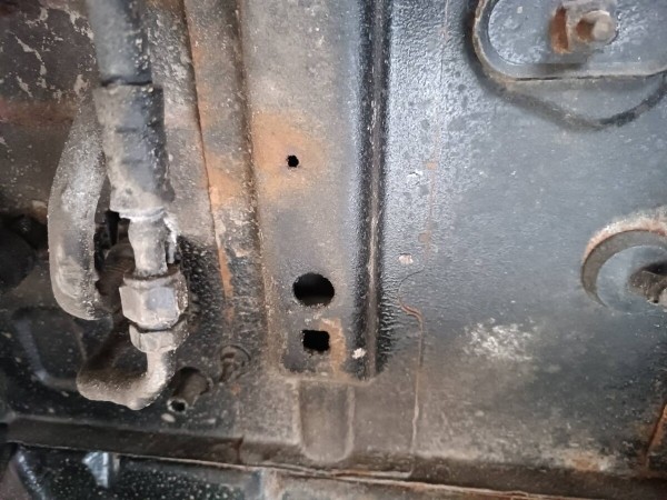 &laquo;Все гофры с проводкой посечены песком!&raquo;. Белорусу так отпескоструили Cadillac, что у машины отказала электроника и кузов начал ржаветь