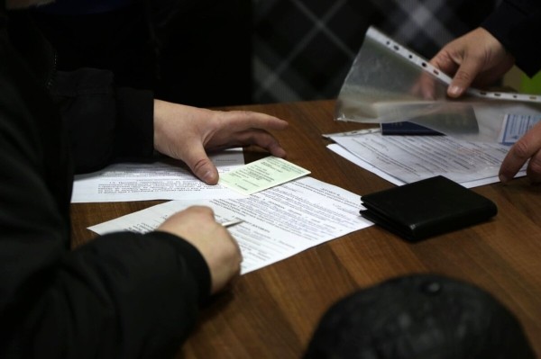 Перекупы-нелегалы придумали схему, как уйти от безналичного расчёта. Разбирались, в чём суть