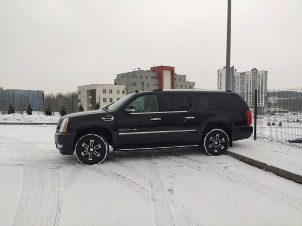 &laquo;Все гофры с проводкой посечены песком!&raquo;. Белорусу так отпескоструили Cadillac, что у машины отказала электроника и кузов начал ржаветь