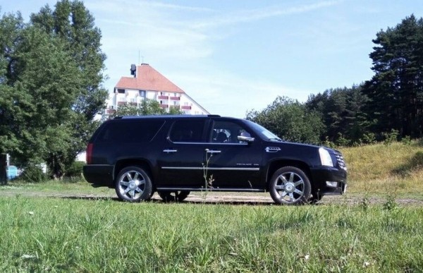 &laquo;Все гофры с проводкой посечены песком!&raquo;. Белорусу так отпескоструили Cadillac, что у машины отказала электроника и кузов начал ржаветь