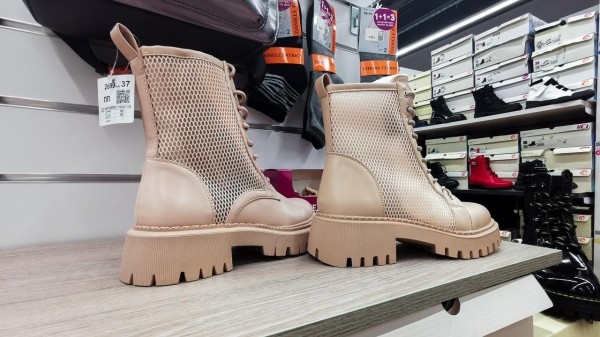 Где обувь дешевле – на рынке или в магазине? Сходили и сравнили цены Где обувь дешевле – на рынке или в магазине? Сходили и сравнили цены