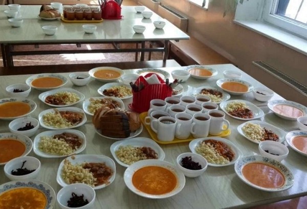 В Кодекс об образовании внесли статью об организации питания педагогов