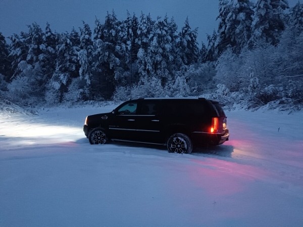 &laquo;Все гофры с проводкой посечены песком!&raquo;. Белорусу так отпескоструили Cadillac, что у машины отказала электроника и кузов начал ржаветь