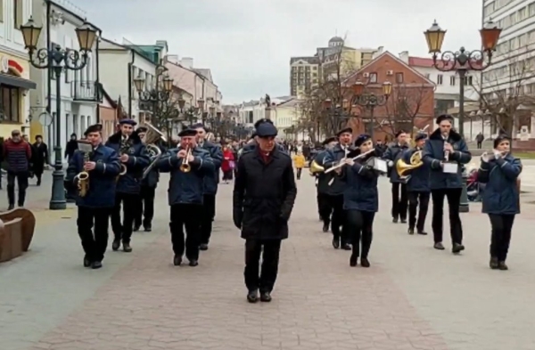 Духовой оркестр 8 марта устроит музыкальное дефиле на пешеходной улице Бреста Духовой оркестр 8 марта устроит музыкальное дефиле на пешеходной улице Бреста