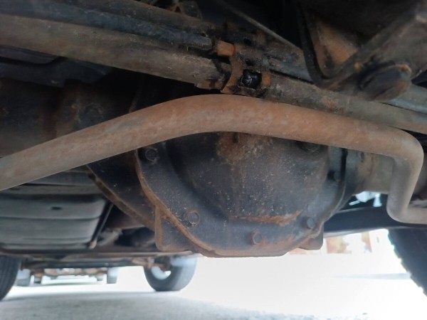 &laquo;Все гофры с проводкой посечены песком!&raquo;. Белорусу так отпескоструили Cadillac, что у машины отказала электроника и кузов начал ржаветь