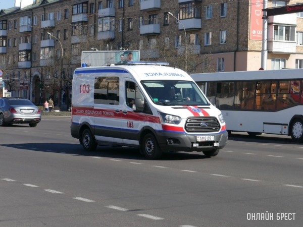 В Брестском районе мужчина готовил еду в кабине грузовика и получил ожоги