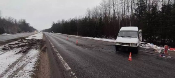 Микроавтобус опрокинулся на трассе М1 &mdash; 7 пострадавших