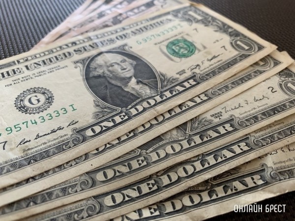 Женщина заплатит почти 13 тысяч рублей штрафа за попытку нелегально провезти через границу деньги