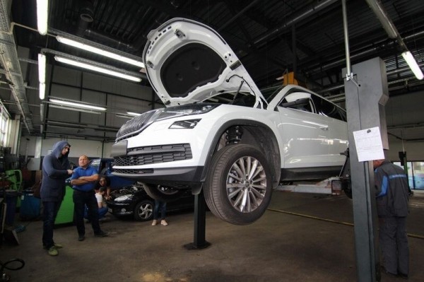 «Отдал полпенсии за первое ТО!». Пенсионер возмущен стоимостью обслуживания у дилера Renault «Отдал полпенсии за первое ТО!». Пенсионер возмущен стоимостью обслуживания у дилера Renault