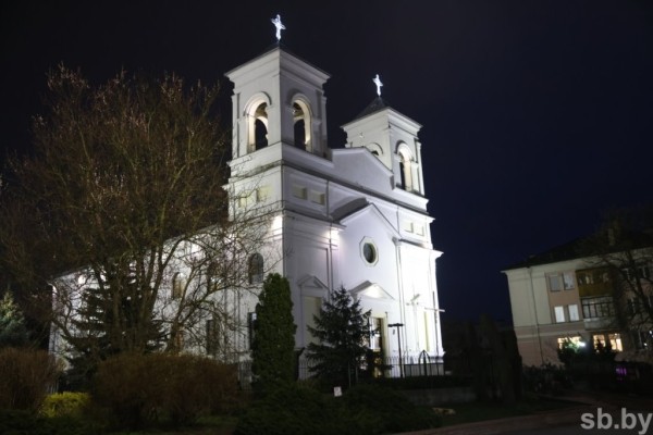 В брестском костеле Воздвижения Святого Креста прошло праздничное богослужение