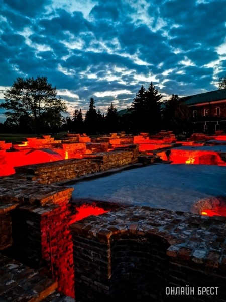 В Брестской крепости включат художественную подсветку
