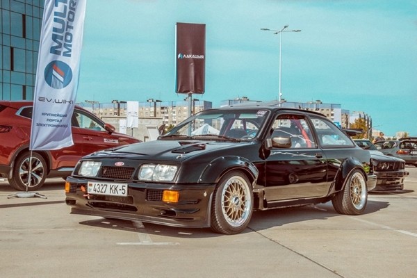 Белорус собрал реплику Ford Cosworth RS500 на собственный лад