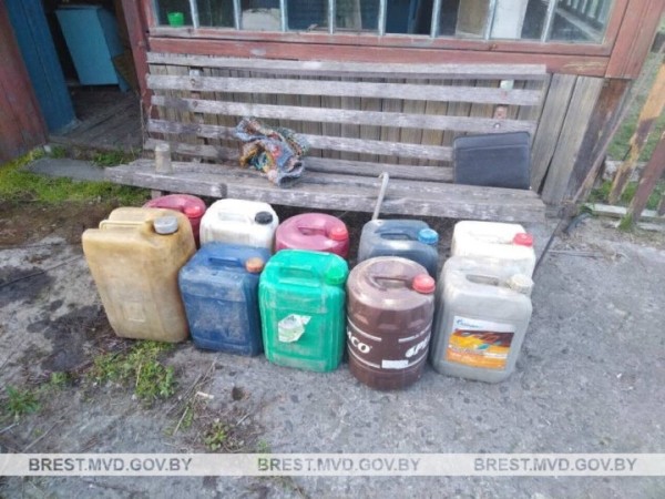 Почти 200 литров окрашенного топлива изъяли у жителя Брестской области