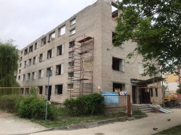 В Бресте здание общежития на Халтурина переделывают под еще один клубный дом В Бресте здание общежития на Халтурина переделывают под еще один клубный дом