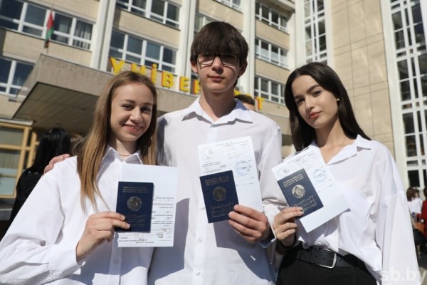 Централизованный экзамен в Бресте. Смотрите фоторепортаж