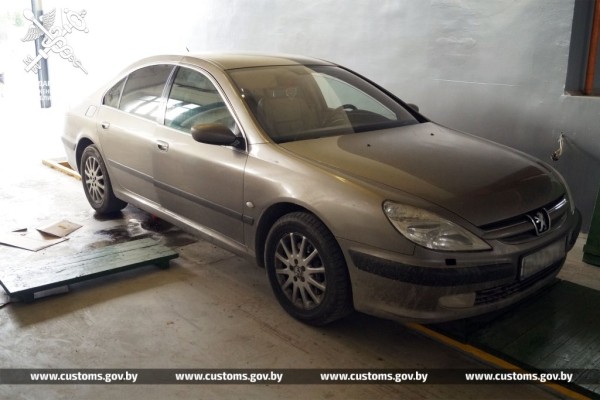 Мужчина пытался ввезти из Литвы 34 кг гашиша в бензобаке