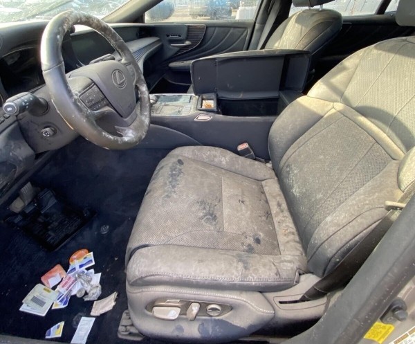 «Теперь только на запчасти». Белорус купил в Америке «биток», но восстановить его не смог