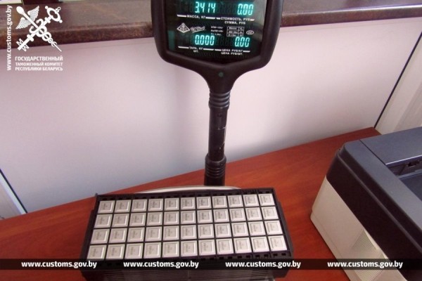 Водитель фуры вез из Латвии 440 процессоров для компьютеров и «забыл» заявить о них на таможне Водитель фуры вез из Латвии 440 процессоров для компьютеров и «забыл» заявить о них на таможне