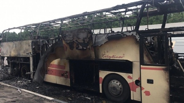 Туравтобус из Беларуси сгорел на трассе &laquo;Дон&raquo; в Липецкой области