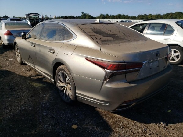 «Теперь только на запчасти». Белорус купил в Америке «биток», но восстановить его не смог