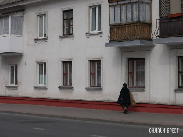 Что делать, если наниматель нарушает условия контракта, но при этом не позволяет недовольному сотруднику уволиться?