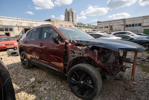 «Теперь только на запчасти». Белорус купил в Америке «биток», но восстановить его не смог