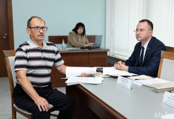 Земельные споры, энергоснабжение – с какими проблемами обратились брестчане к Ермоловичу на приеме граждан