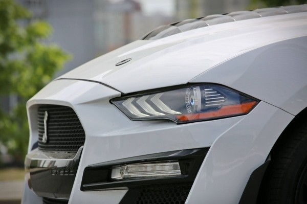 «Геометрия не пострадала, безопасность — целая». Белорус привёз из Америки 466-сильный Ford Mustang GT