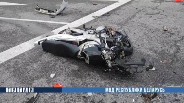 Попавший в жуткую аварию в Гомеле мотоциклист умер в больнице