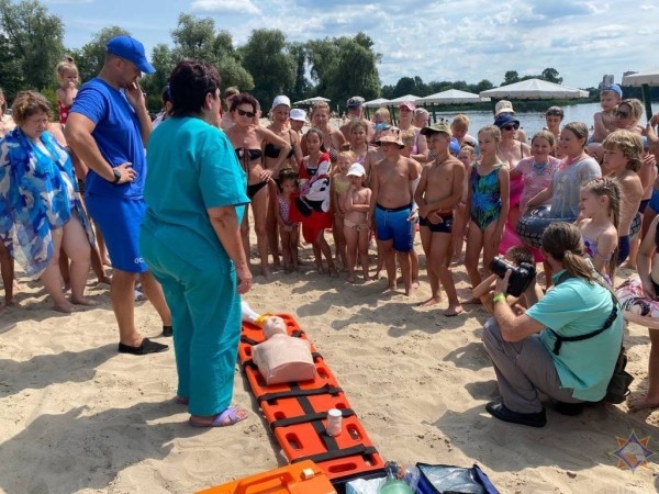 Рейдовые мероприятия по пляжам Бреста провели сотрудники МЧС